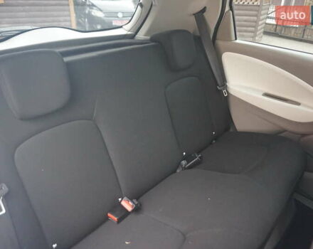 Белый Рено Зое, объемом двигателя 0 л и пробегом 60 тыс. км за 9222 $, фото 40 на Automoto.ua