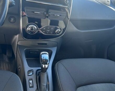 Белый Рено Зое, объемом двигателя 0 л и пробегом 108 тыс. км за 8900 $, фото 21 на Automoto.ua