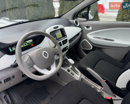 Білий Рено Зое, об'ємом двигуна 0 л та пробігом 54 тис. км за 10300 $, фото 30 на Automoto.ua