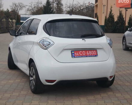 Белый Рено Зое, объемом двигателя 0 л и пробегом 60 тыс. км за 9222 $, фото 7 на Automoto.ua