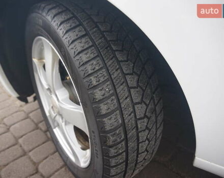 Белый Рено Зое, объемом двигателя 0 л и пробегом 102 тыс. км за 9777 $, фото 61 на Automoto.ua