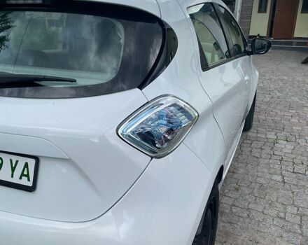 Белый Рено Зое, объемом двигателя 0 л и пробегом 108 тыс. км за 8499 $, фото 4 на Automoto.ua