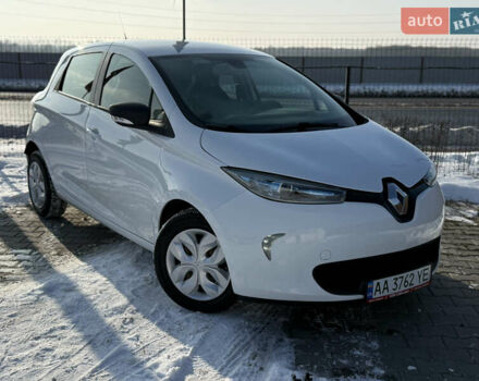 Білий Рено Зое, об'ємом двигуна 0 л та пробігом 149 тис. км за 8200 $, фото 4 на Automoto.ua