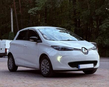 Белый Рено Зое, объемом двигателя 0 л и пробегом 200 тыс. км за 8507 $, фото 1 на Automoto.ua
