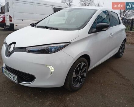 Белый Рено Зое, объемом двигателя 0 л и пробегом 138 тыс. км за 10700 $, фото 2 на Automoto.ua