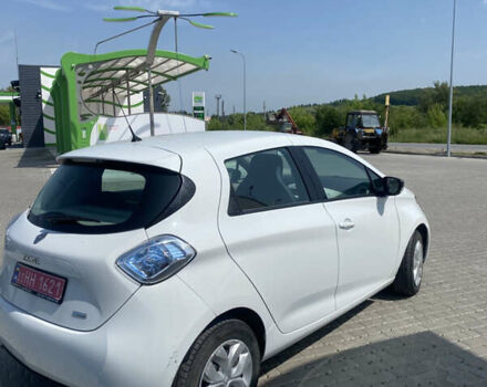 Белый Рено Зое, объемом двигателя 0 л и пробегом 158 тыс. км за 7800 $, фото 1 на Automoto.ua