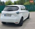 Белый Рено Зое, объемом двигателя 0 л и пробегом 122 тыс. км за 9990 $, фото 4 на Automoto.ua