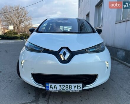 Белый Рено Зое, объемом двигателя 0 л и пробегом 178 тыс. км за 5900 $, фото 16 на Automoto.ua