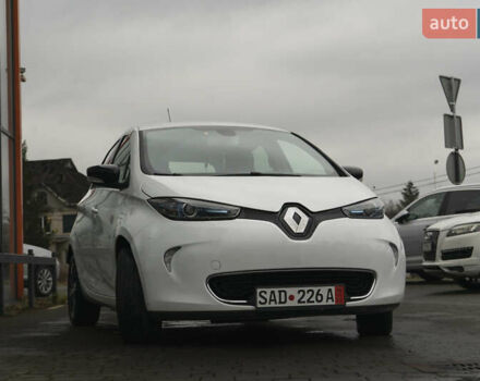 Білий Рено Зое, об'ємом двигуна 0 л та пробігом 96 тис. км за 10000 $, фото 2 на Automoto.ua
