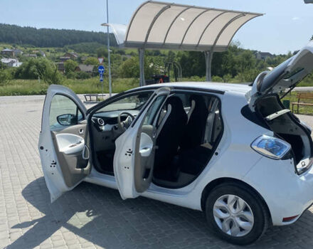 Белый Рено Зое, объемом двигателя 0 л и пробегом 158 тыс. км за 7800 $, фото 11 на Automoto.ua