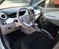 Белый Рено Зое, объемом двигателя 0 л и пробегом 102 тыс. км за 10000 $, фото 25 на Automoto.ua