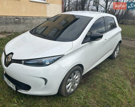 Білий Рено Зое, об'ємом двигуна 0 л та пробігом 147 тис. км за 8300 $, фото 5 на Automoto.ua