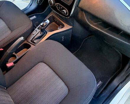 Рено Зое 2017 у Кропивницькому (Кіровограді) на Automoto.ua Білий Рено Зое, об'ємом двигуна 0 л та пробігом 199 тис. км за 8100 $, фото 3 на Automoto.ua