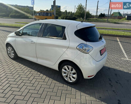 Белый Рено Зое, объемом двигателя 0 л и пробегом 78 тыс. км за 10600 $, фото 12 на Automoto.ua