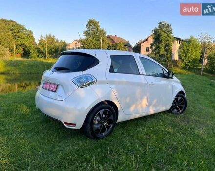 Белый Рено Зое, объемом двигателя 0 л и пробегом 124 тыс. км за 8950 $, фото 8 на Automoto.ua