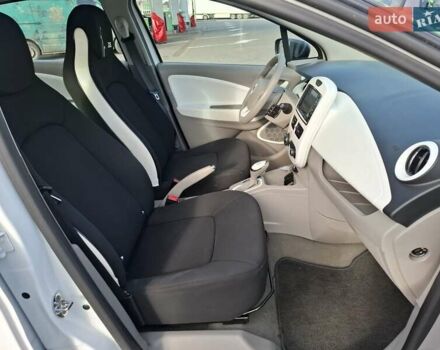 Білий Рено Зое, об'ємом двигуна 0 л та пробігом 120 тис. км за 8500 $, фото 13 на Automoto.ua