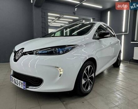 Белый Рено Зое, объемом двигателя 0 л и пробегом 115 тыс. км за 9950 $, фото 4 на Automoto.ua