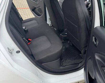 Белый Рено Зое, объемом двигателя 0 л и пробегом 78 тыс. км за 9800 $, фото 14 на Automoto.ua