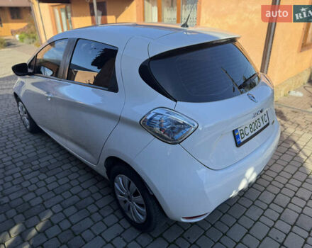 Белый Рено Зое, объемом двигателя 0 л и пробегом 99 тыс. км за 8100 $, фото 3 на Automoto.ua