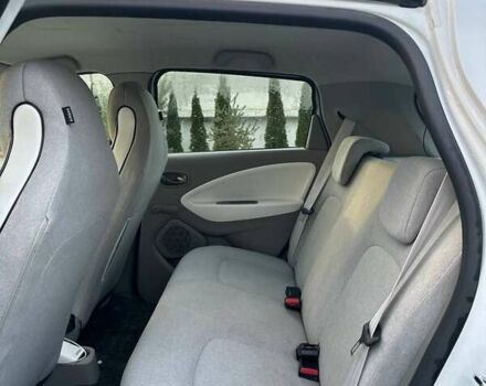 Белый Рено Зое, объемом двигателя 0 л и пробегом 75 тыс. км за 9250 $, фото 25 на Automoto.ua