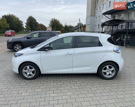Белый Рено Зое, объемом двигателя 0 л и пробегом 71 тыс. км за 9500 $, фото 2 на Automoto.ua