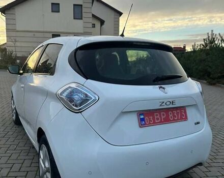 Белый Рено Зое, объемом двигателя 0 л и пробегом 75 тыс. км за 9250 $, фото 8 на Automoto.ua