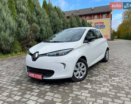 Белый Рено Зое, объемом двигателя 0 л и пробегом 97 тыс. км за 9500 $, фото 36 на Automoto.ua