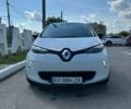 Белый Рено Зое, объемом двигателя 0 л и пробегом 100 тыс. км за 9900 $, фото 1 на Automoto.ua