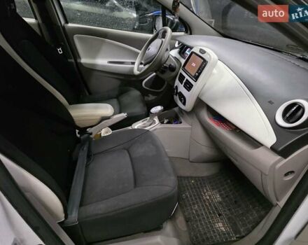 Білий Рено Зое, об'ємом двигуна 0 л та пробігом 154 тис. км за 7900 $, фото 8 на Automoto.ua