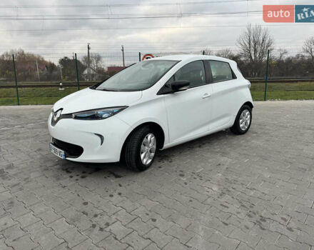 Белый Рено Зое, объемом двигателя 0 л и пробегом 63 тыс. км за 9200 $, фото 9 на Automoto.ua