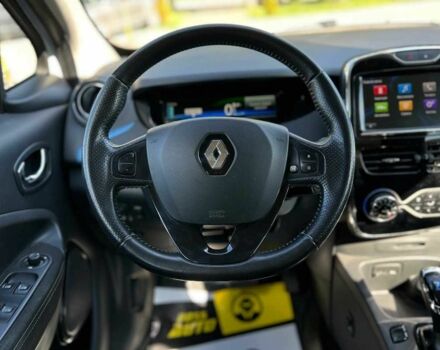 Белый Рено Зое, объемом двигателя 0 л и пробегом 143 тыс. км за 8999 $, фото 13 на Automoto.ua