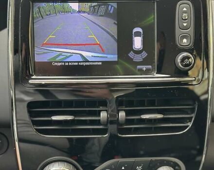 Белый Рено Зое, объемом двигателя 0 л и пробегом 92 тыс. км за 9990 $, фото 15 на Automoto.ua