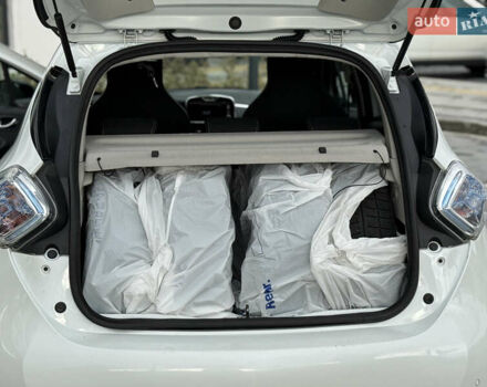 Рено Зое 2017 в Городке на Automoto.ua Белый Рено Зое, объемом двигателя 0 л и пробегом 95 тыс. км за 9800 $, фото 10 на Automoto.ua