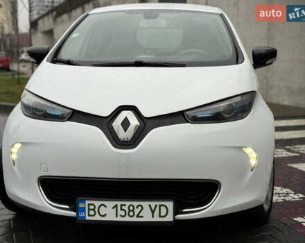 Белый Рено Зое, объемом двигателя 0 л и пробегом 126 тыс. км за 8800 $, фото 5 на Automoto.ua