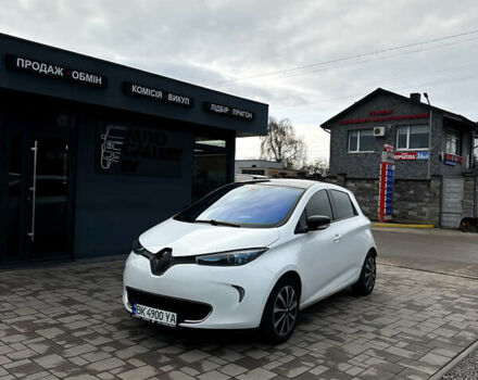 Белый Рено Зое, объемом двигателя 0 л и пробегом 100 тыс. км за 8700 $, фото 3 на Automoto.ua