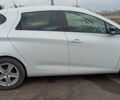 Белый Рено Зое, объемом двигателя 0 л и пробегом 82 тыс. км за 12500 $, фото 5 на Automoto.ua