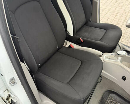 Білий Рено Зое, об'ємом двигуна 0 л та пробігом 104 тис. км за 8700 $, фото 11 на Automoto.ua