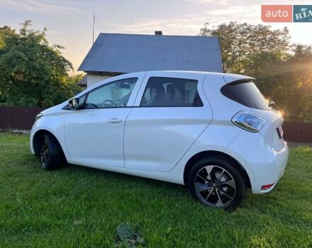 Белый Рено Зое, объемом двигателя 0 л и пробегом 124 тыс. км за 8950 $, фото 6 на Automoto.ua