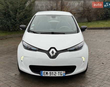 Белый Рено Зое, объемом двигателя 0 л и пробегом 106 тыс. км за 8100 $, фото 1 на Automoto.ua