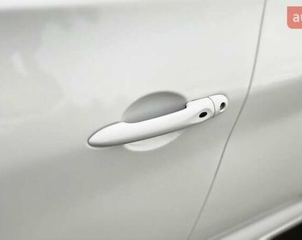 Белый Рено Зое, объемом двигателя 0 л и пробегом 71 тыс. км за 9550 $, фото 26 на Automoto.ua