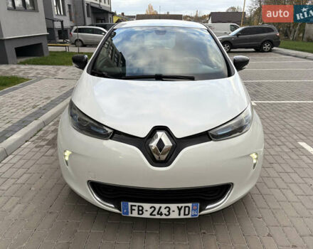 Белый Рено Зое, объемом двигателя 0 л и пробегом 44 тыс. км за 9999 $, фото 5 на Automoto.ua