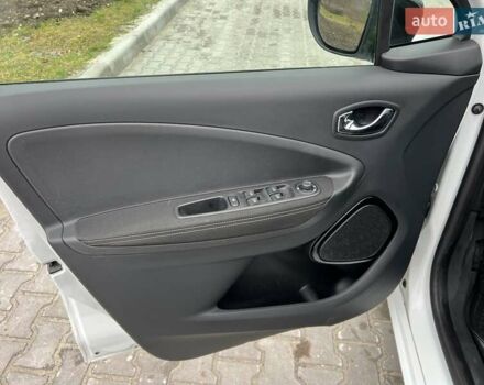 Білий Рено Зое, об'ємом двигуна 0 л та пробігом 116 тис. км за 8650 $, фото 15 на Automoto.ua