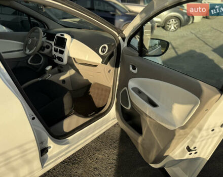 Білий Рено Зое, об'ємом двигуна 0 л та пробігом 87 тис. км за 8500 $, фото 28 на Automoto.ua