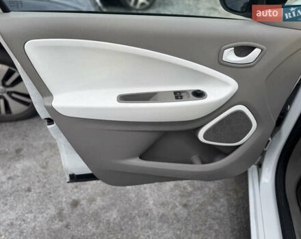 Білий Рено Зое, об'ємом двигуна 0 л та пробігом 87 тис. км за 8500 $, фото 11 на Automoto.ua