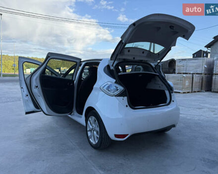 Белый Рено Зое, объемом двигателя 0 л и пробегом 51 тыс. км за 10800 $, фото 39 на Automoto.ua