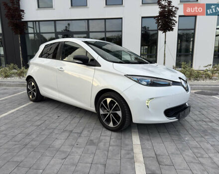 Белый Рено Зое, объемом двигателя 0 л и пробегом 73 тыс. км за 9700 $, фото 4 на Automoto.ua