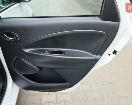 Белый Рено Зое, объемом двигателя 0 л и пробегом 71 тыс. км за 9550 $, фото 36 на Automoto.ua