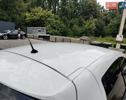 Белый Рено Зое, объемом двигателя 0 л и пробегом 190 тыс. км за 9300 $, фото 8 на Automoto.ua