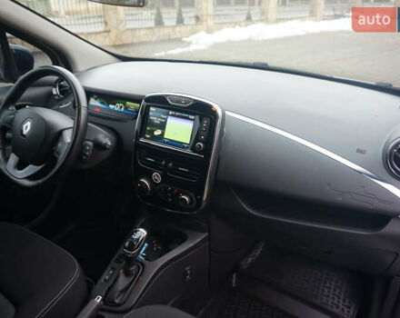 Білий Рено Зое, об'ємом двигуна 0 л та пробігом 37 тис. км за 10777 $, фото 45 на Automoto.ua