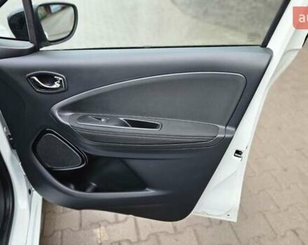 Белый Рено Зое, объемом двигателя 0 л и пробегом 71 тыс. км за 9550 $, фото 42 на Automoto.ua